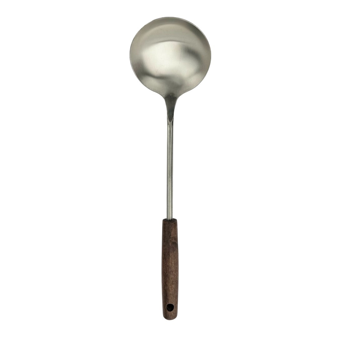 Cucharón de sopa vintage Ranty con mango de madera y cabeza de acero inoxidable satinado, 35cm de longitud.