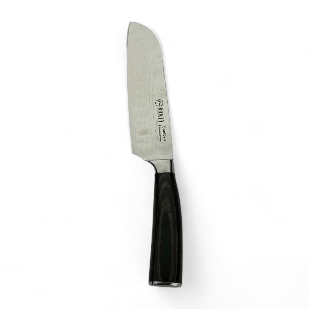 Cuchillo santoku Gourmet Ranty, hoja de acero inoxidable con grabado damasceno y mango ergonómico café oscuro premium.