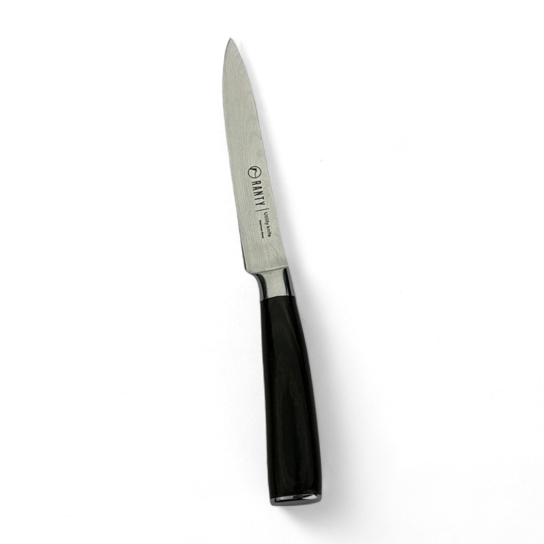 Cuchillo multiuso Gourmet Ranty de acero inoxidable con grabado damasceno y mango ergonómico café oscuro.