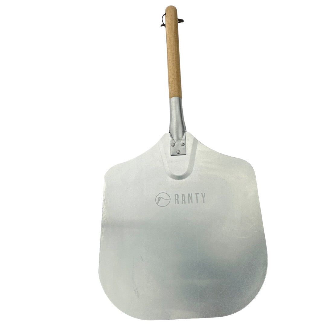 Vista frontal con logo grabado de Pala pizza Forni Ranty con mango de madera ergonómico y cordón para colgar.