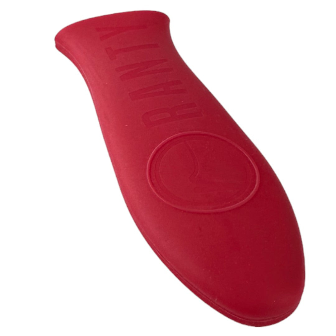 Mango de silicona para hierro fundido Ranty color rojo con textura antideslizante y logo en relieve.