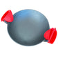 Mango de silicona Ranty con sistema de sujeción doble para ollas y sartenes, color rojo brillante con base antideslizante.
